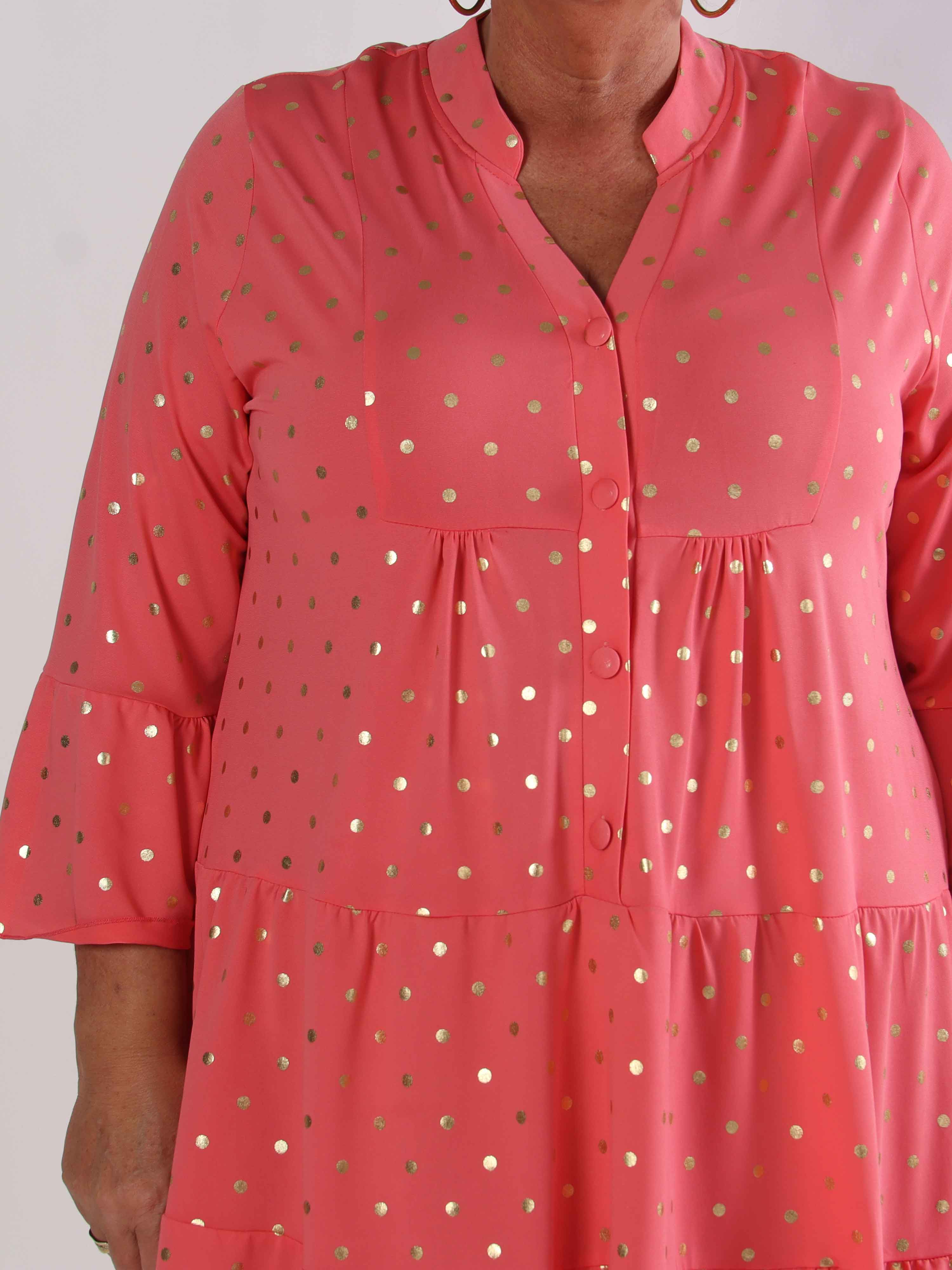 Milania Dot - Elastisk plus size kjole med guld prikker og flæselag